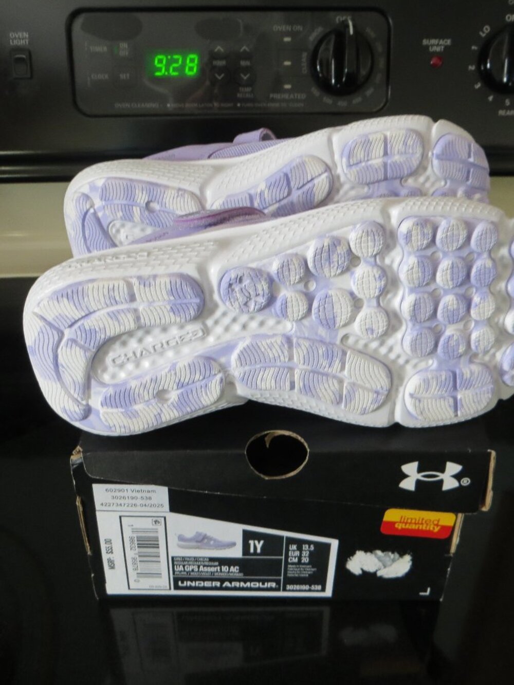 Girl's Under Armour Assert 10 AC Sneakers - Picture 5 of 5